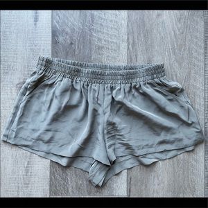 Mason Silk Shorts in Olive Green Size 6
